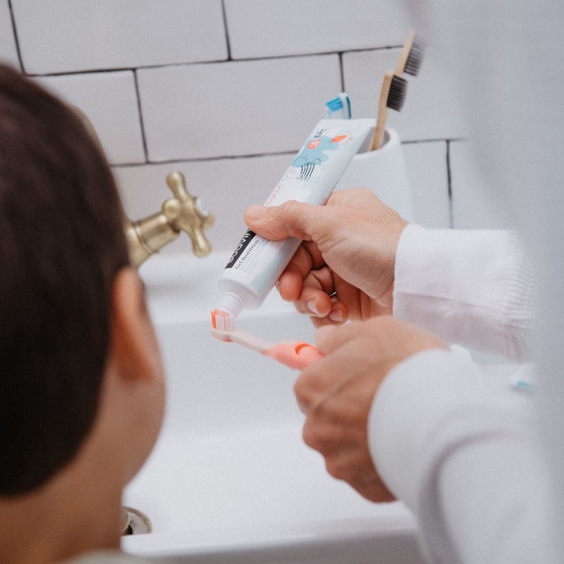 SUAVINEX | Detská zubná pasta JUNIOR s jahodovou príchuťou - 75 ml 1