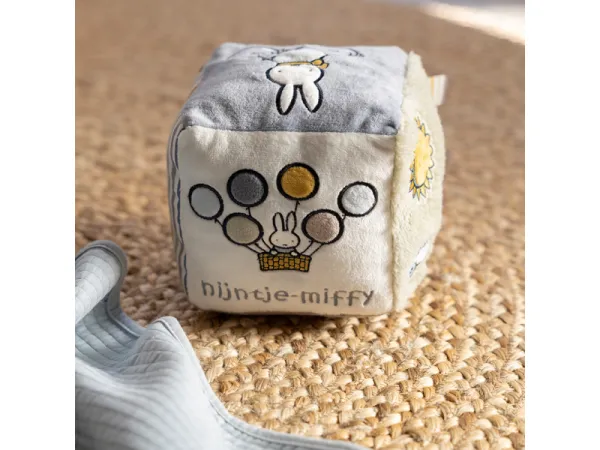 Kocka textilný králiček Miffy Fluffy Green