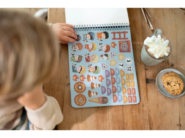 Kniha s vystrihovacími autami Jim 10