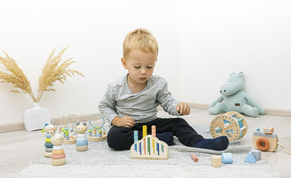 Dřevěná vyskakovací hračka, Night 9