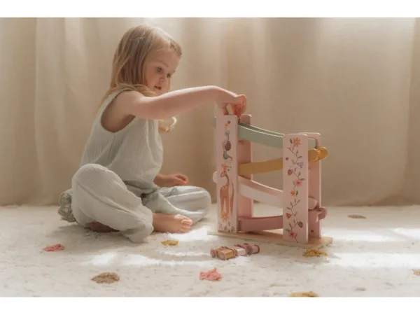 Závodná dráha s autíčkami Fairy Garden 4
