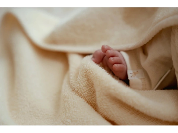 Osuška s kapucňou 75x75 cm Husa Newborn Naturals 5