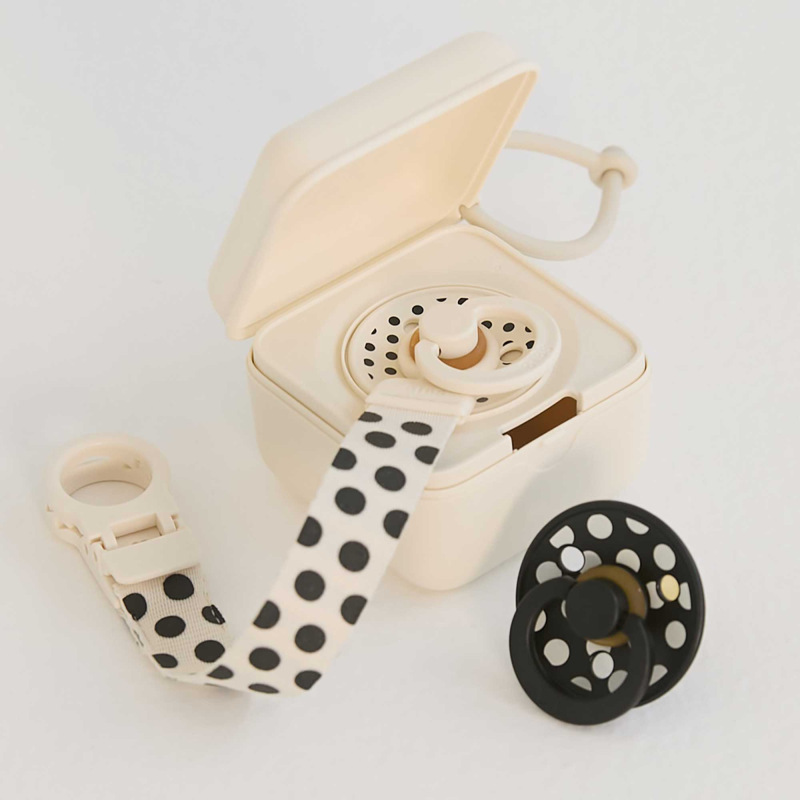 BIBS STUDIO Ivory Polka krabička na cumlíky 1