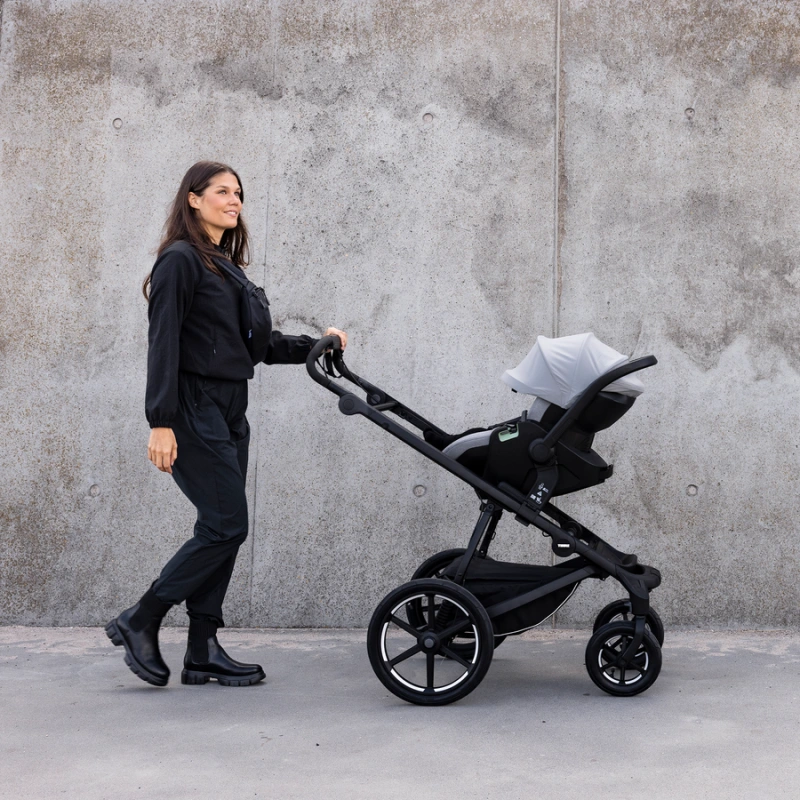 THULE Urban Glide 4-wheel športový kočík Magnetic Buckle – Mid Blue 3