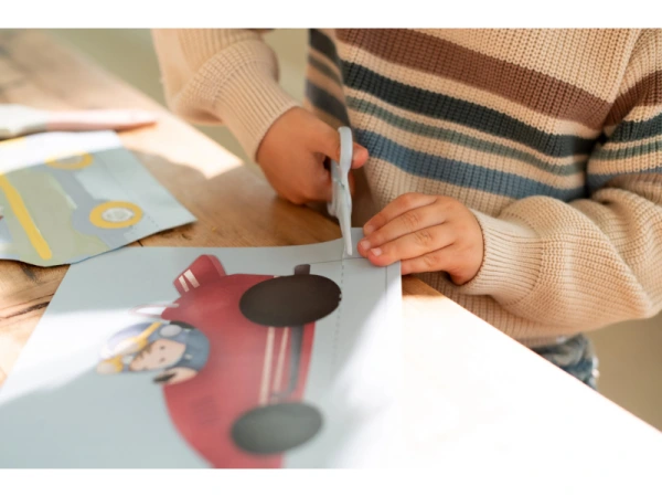 Kniha s vystrihovacími autami Jim 7