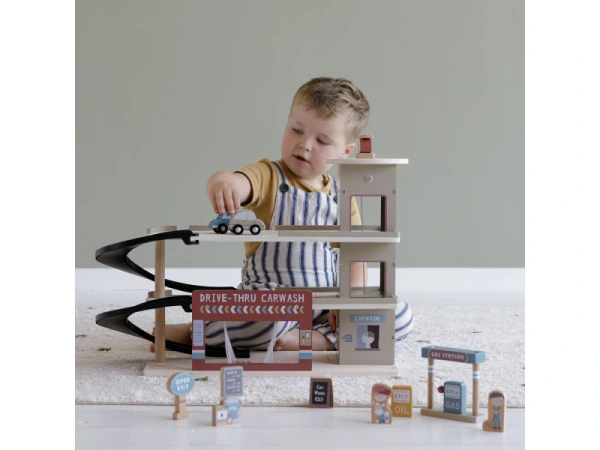 Vláčiková dráha - Garáže 6