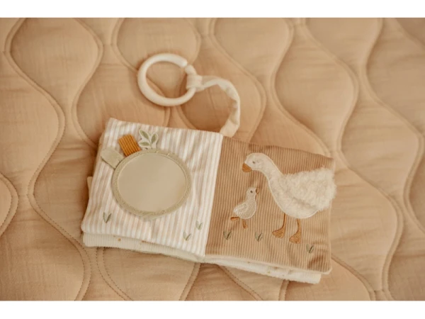 Závesná textilná knižka s aktivitami Newborn Naturals 8