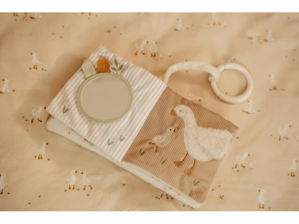 Závesná textilná knižka s aktivitami Newborn Naturals 7