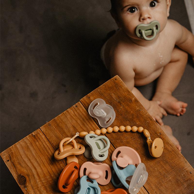 SUAVINEX | Cumlík anatomický SILIKÓN 6-18m SX PRO - COLOUR ESSENCE, modrý 6