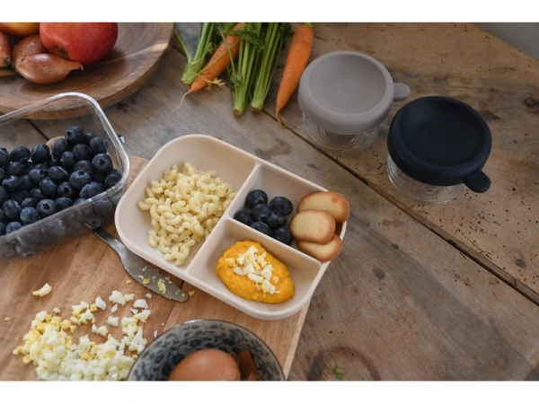 Tanier silikónový delený s prísavkou Clay 1