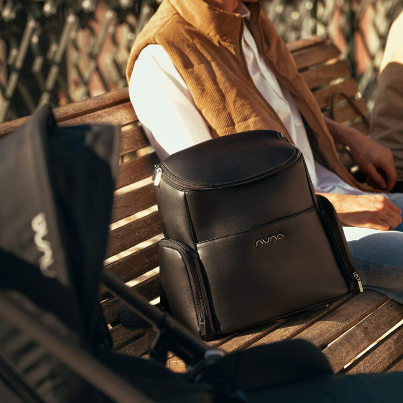 Nuna essential bag caviar 7