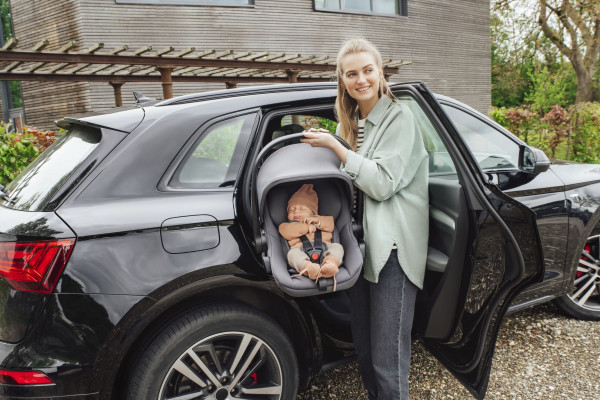 Autosedačka set Baby-Safe Core + Flex Base 5Z, Midnight Grey 10