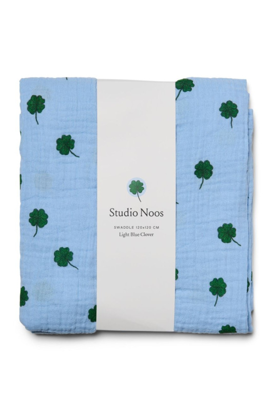 STUDIO NOOS - SWADDLE ZAVINOVAČKA Print Large | Light Blue Clover
