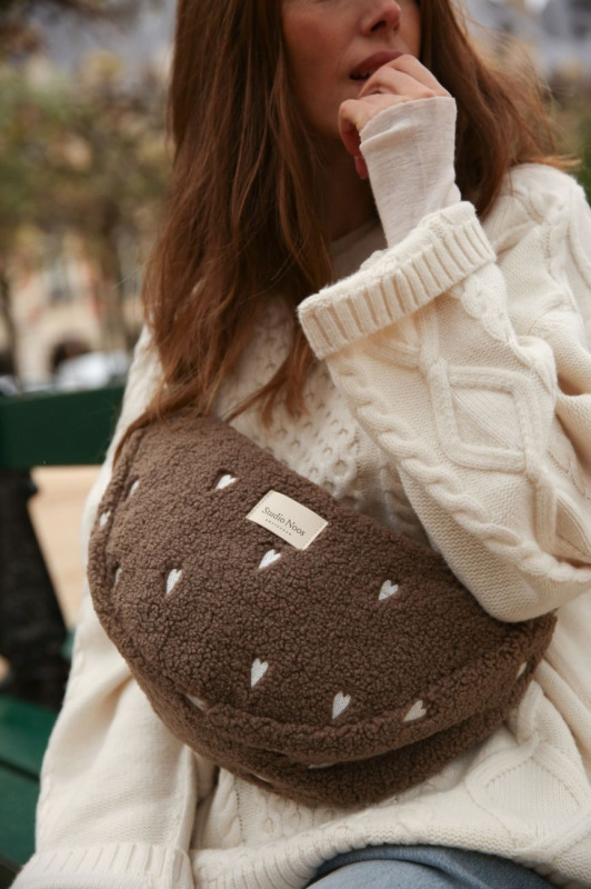 STUDIO NOOS - Teddy Hearts Adult FANNY kabelka | Brown Hearts 5