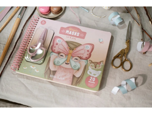 Kniha s vystrihovacími maskami Rosa 19