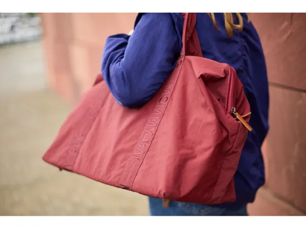 Prebaľovacia taška Mommy Bag Signature Urban Burgundy