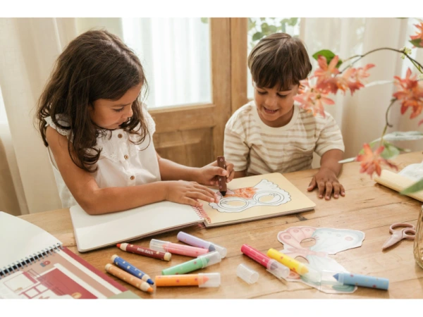 Kniha s vystrihovacími maskami Rosa 17