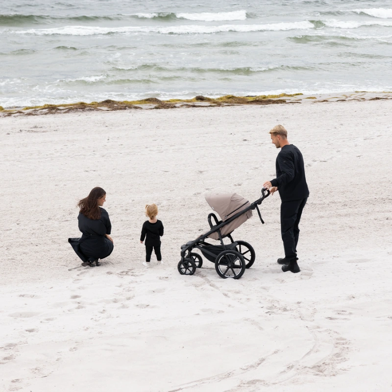 THULE Urban Glide 4-wheel športový kočík Magnetic Buckle – Tinted Taupe 6