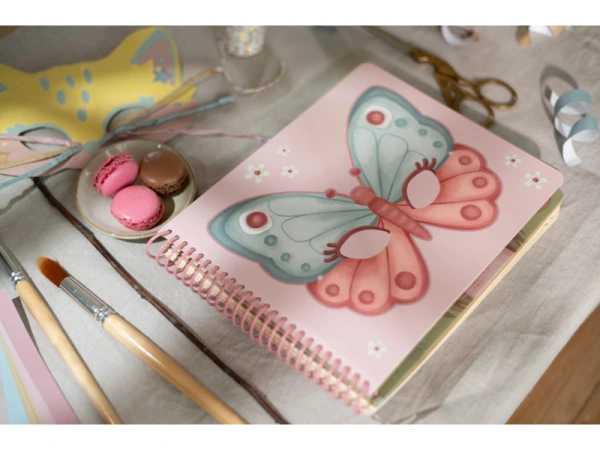 Kniha s vystrihovacími maskami Rosa 20