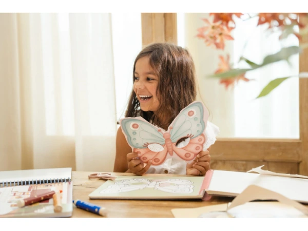 Kniha s vystrihovacími maskami Rosa 7