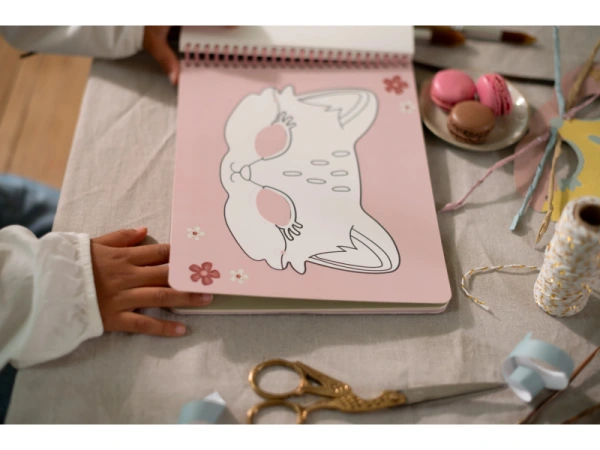 Kniha s vystrihovacími maskami Rosa 16