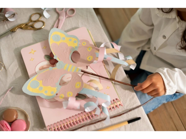 Kniha s vystrihovacími maskami Rosa 5