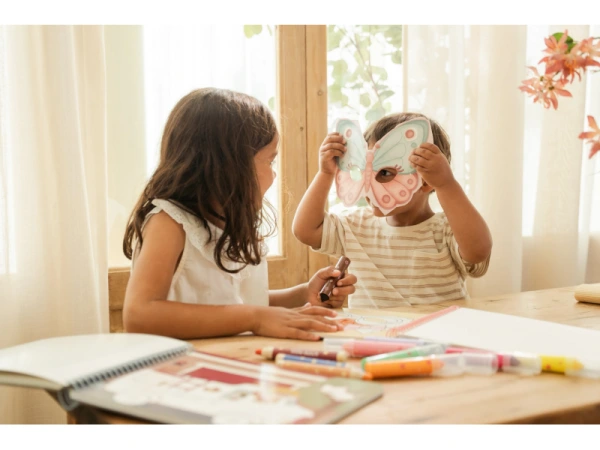 Kniha s vystrihovacími maskami Rosa 6