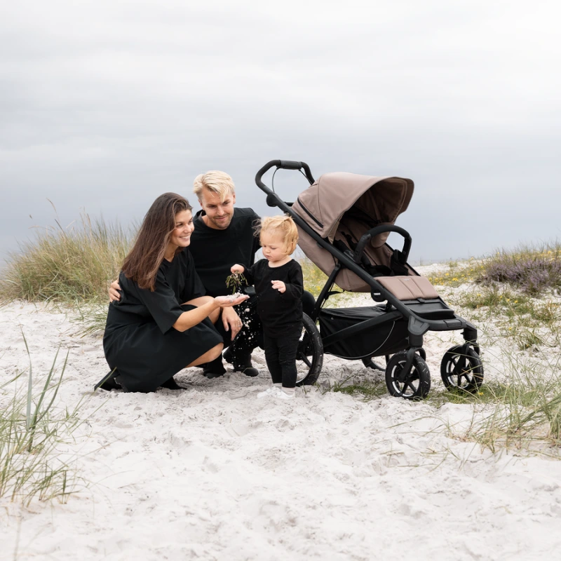 THULE Urban Glide 4-wheel športový kočík Magnetic Buckle – Tinted Taupe 3