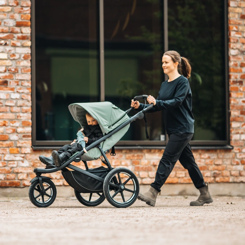 THULE Urban Glide 3 športový kočík Magnetic Buckle – Mist Green 3