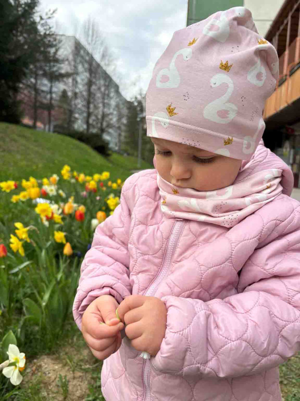 Detský nákrčník bavlna - RUŽOVÉ LABUŤKY 4