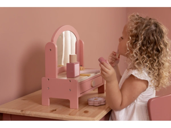 Toaletný stolík s príslušenstvom 9