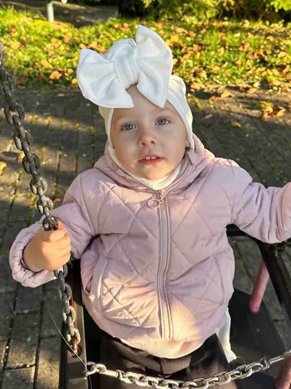 Detská čiapka / Turban s Mašľou, rebrovaná bavlna SMOTANOVÁ. 3