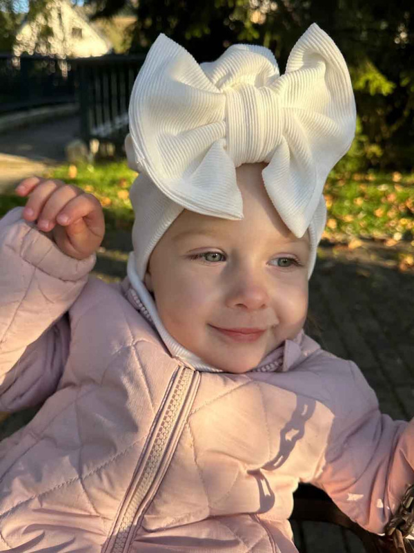 Detská čiapka / Turban s Mašľou, rebrovaná bavlna SMOTANOVÁ. 4