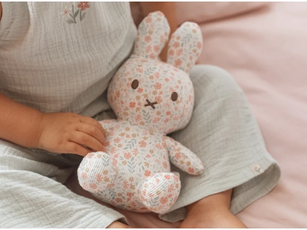 Králiček Miffy textilny Lucky Blossom 20 cm 2