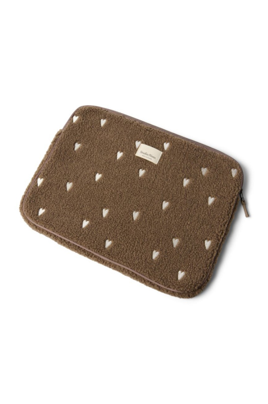 STUDIO NOOS - Teddy Hearts OBAL na Laptop 15´| Brown Hearts 2
