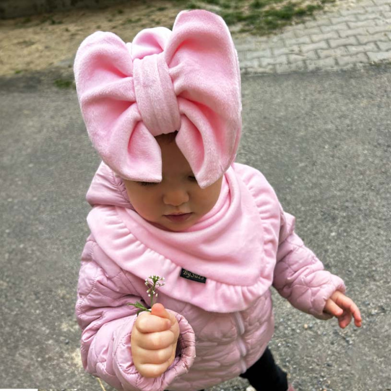Detský nákrčník velvet BABY PINK