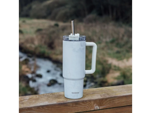 Nerezový termohrnček so slamkou Vibe Marble 880 ml 1