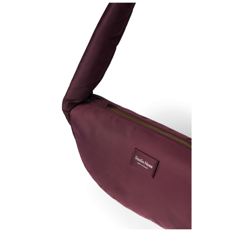 STUDIO NOOS - Technical Puffy Mini Cross Body Bag | Burgundy 5