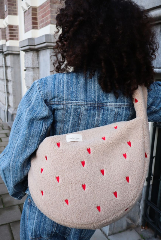 STUDIO NOOS - Teddy Cross Body Bag | Ecru Hearts 1