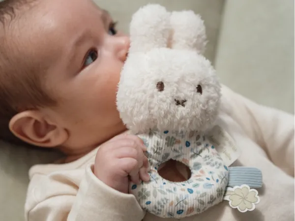 Hrkálka králiček Miffy Lucky Leaves 1