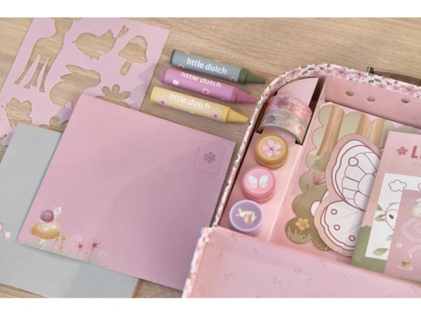 Kreatívna sada v kufríku Rosa 15