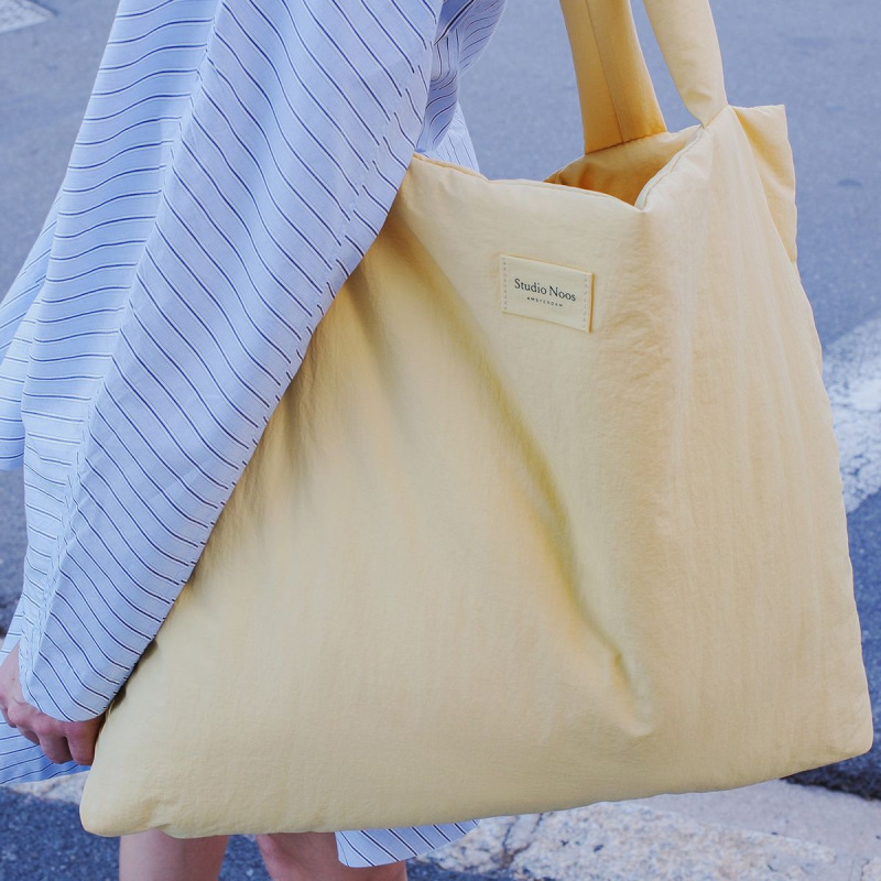 STUDIO NOOS - Puffy MOM BAG | Textured Butter Yellow 4
