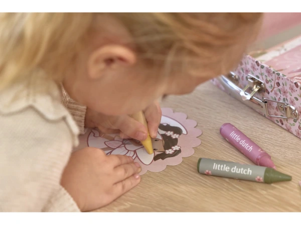 Kreatívna sada v kufríku Rosa 13