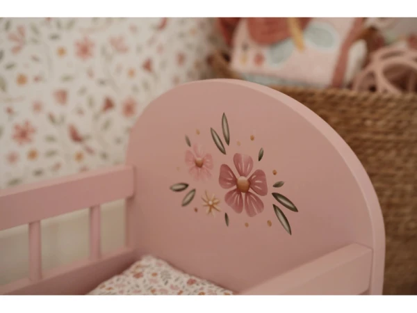 Postieľka pre bábiky drevená s perinkou Pink 14