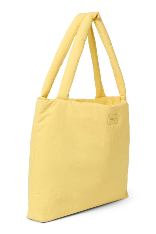 STUDIO NOOS - Puffy MOM BAG | Textured Butter Yellow 8