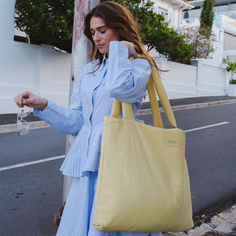 STUDIO NOOS - Puffy MOM BAG | Textured Butter Yellow 2