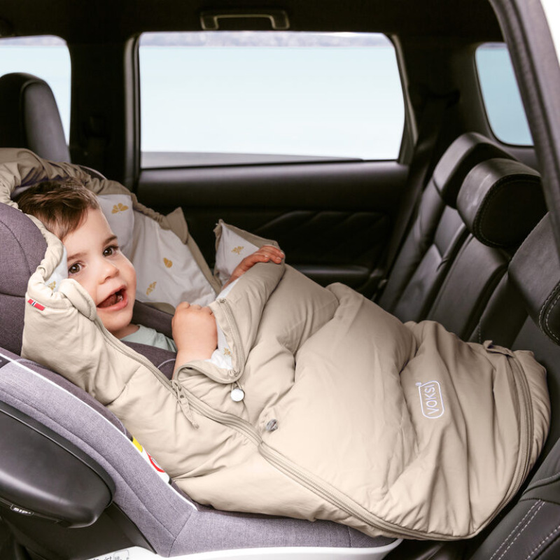 Voksi Explorer – prémiový fusak do kočíka s vlnou a perím - Dark Sand Clover 2