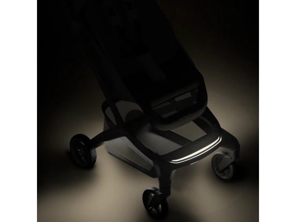Fame Cabin kočík Onyx Black 13