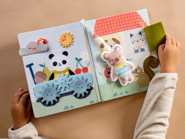 Knižka s aktivitami My Home Busy Book 10