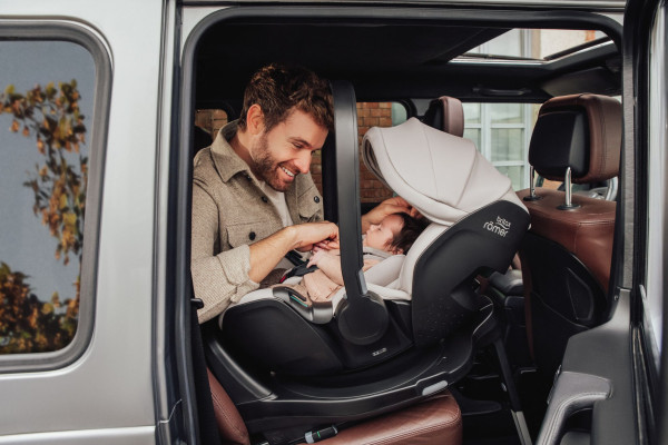 Autosedačka Baby-Safe Pro, Galaxy Black 9